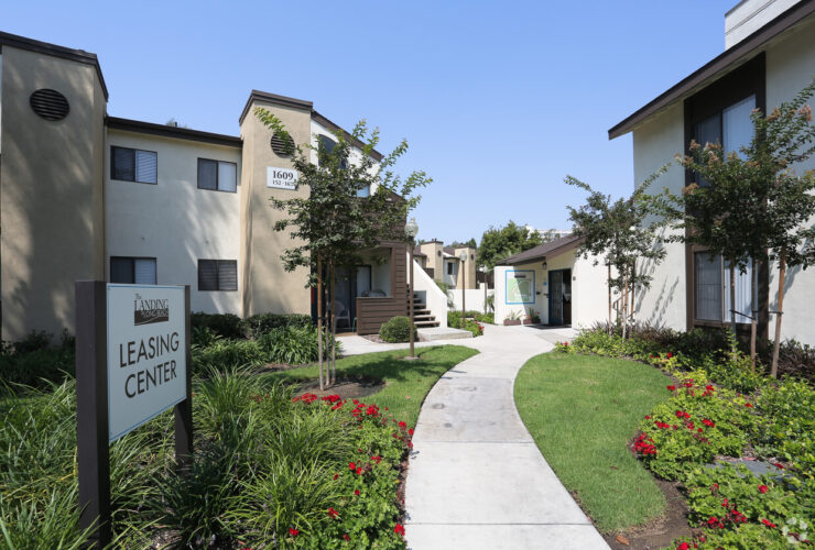 landing at long beach apartment